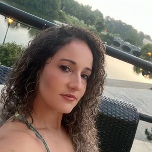 Meet your Posher, Aline